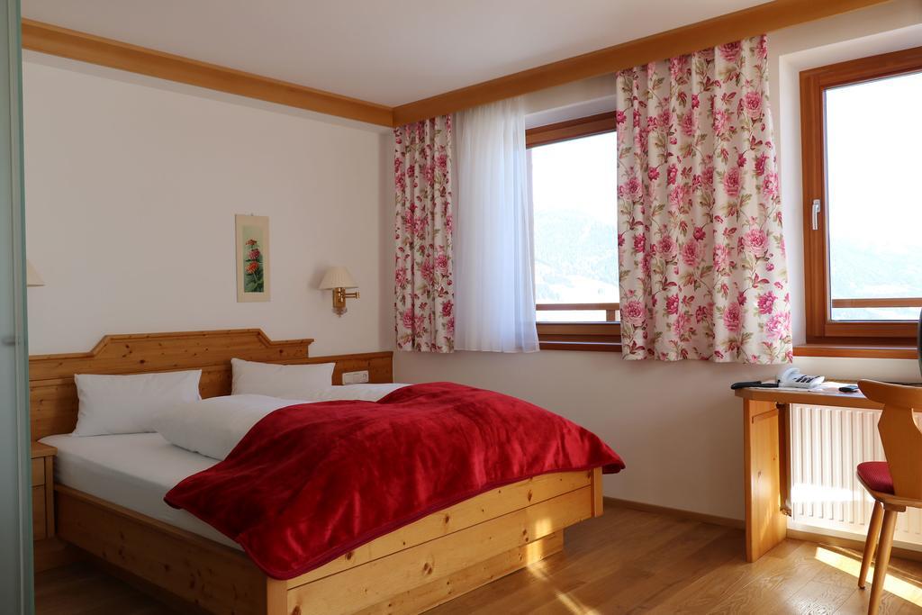Hotel Schoene Aussicht คาร์ทิทช์ ภายนอก รูปภาพ
