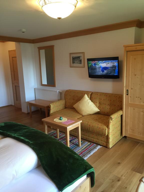 Hotel Schoene Aussicht คาร์ทิทช์ ภายนอก รูปภาพ