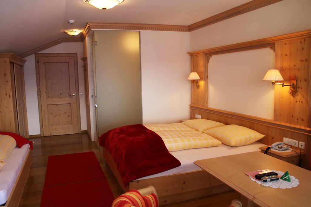 Hotel Schoene Aussicht คาร์ทิทช์ ภายนอก รูปภาพ