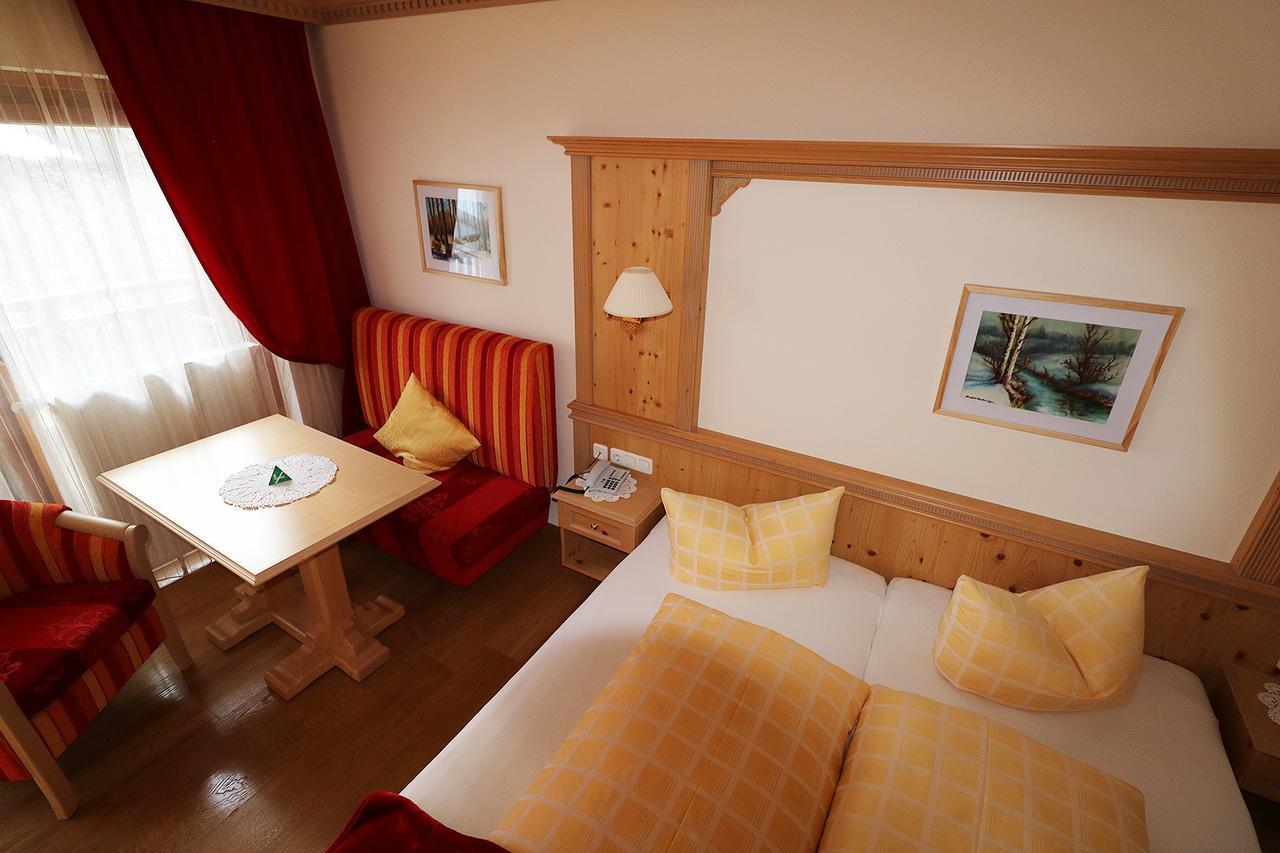 Hotel Schoene Aussicht คาร์ทิทช์ ภายนอก รูปภาพ