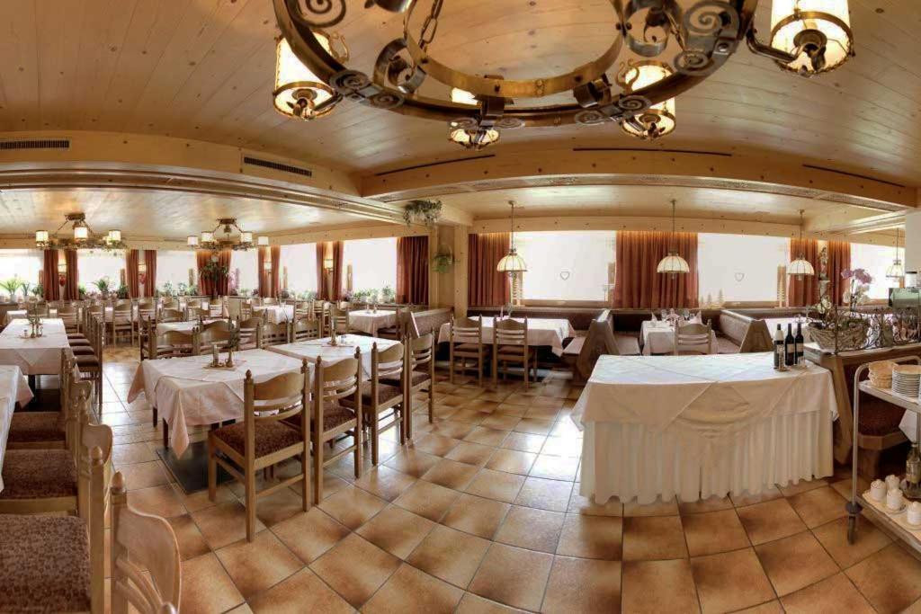 Hotel Schoene Aussicht คาร์ทิทช์ ภายนอก รูปภาพ